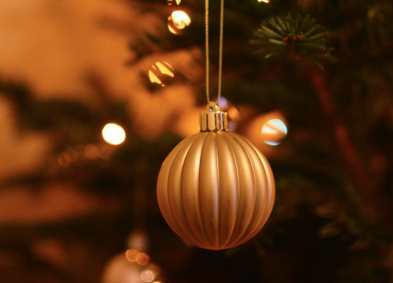 Weihnachtsbaum mit Kugeln